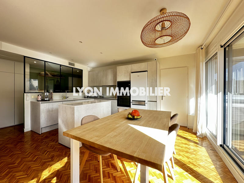 Appartement - 82 m² - 3 pièces