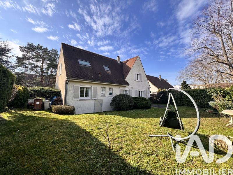 Maison - 180 m² - 9 pièces