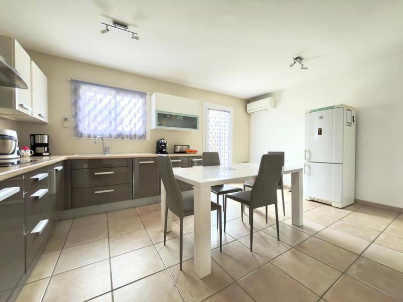 Maison - 102 m² - 5 pièces