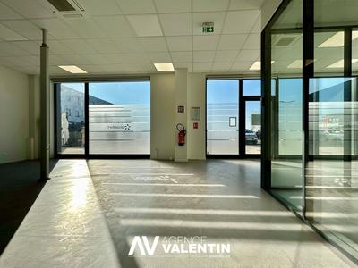 Local commercial - 215 m²