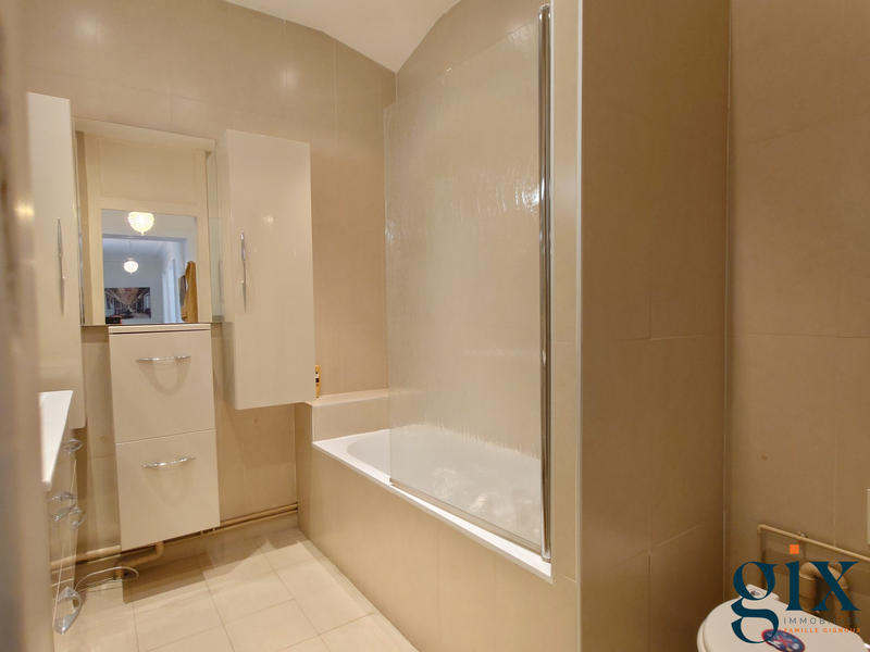 Appartement - 180 m² - 7 pièces