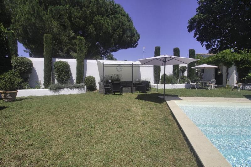 Propriété - 204 m² - 6 pièces