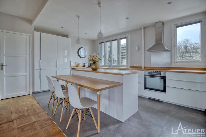 Appartement - 167 m² - 6 pièces