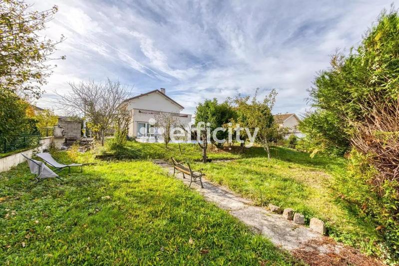 Pavillon - 183 m² - 9 pièces