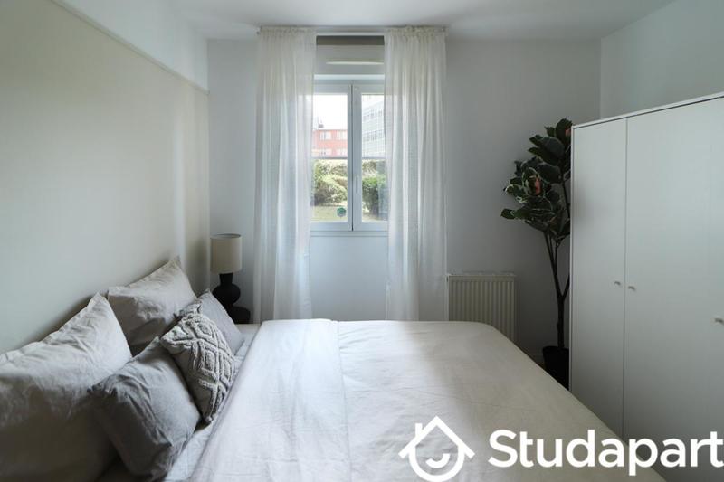 Chambre - 10 m² - 1 pièce