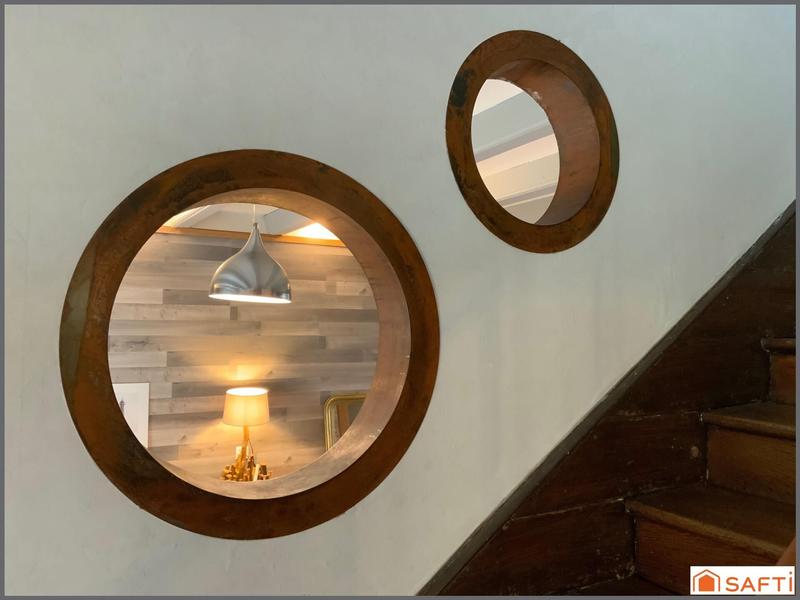 Maison - 280 m² - 10 pièces