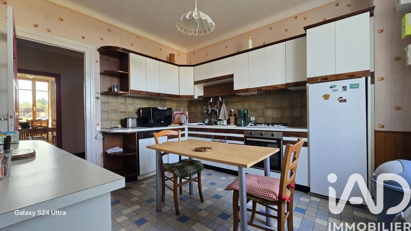 Maison - 295 m² - 10 pièces