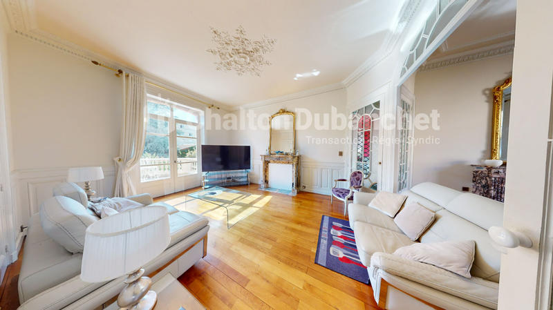 Maison - 299 m² - 7 pièces