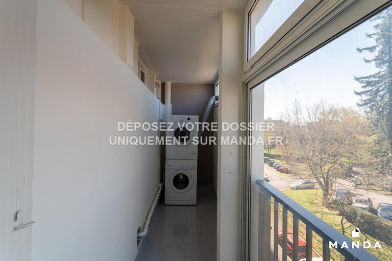 Chambre - 9 m² - 5 pièces