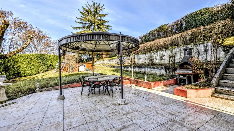 Maison - 143 m² - 8 pièces