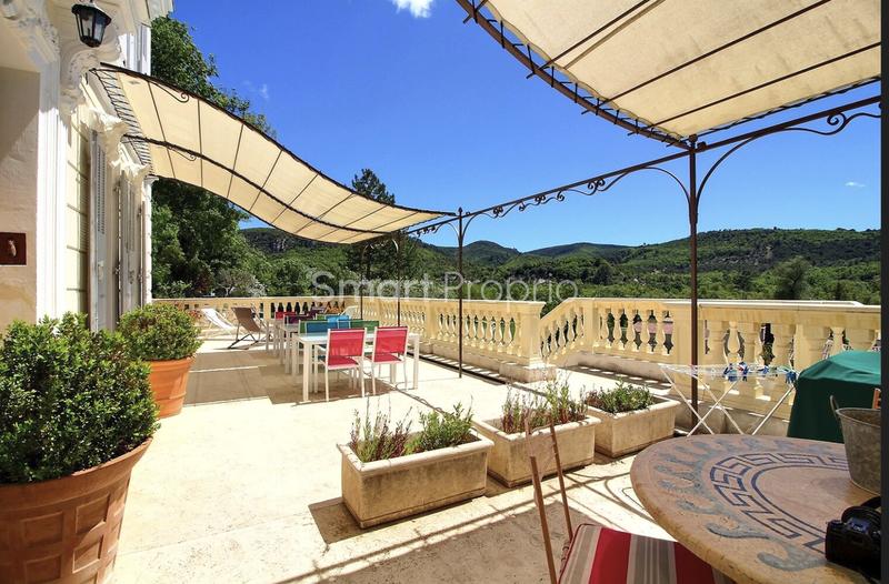 Propriété - 350 m² - 9 pièces