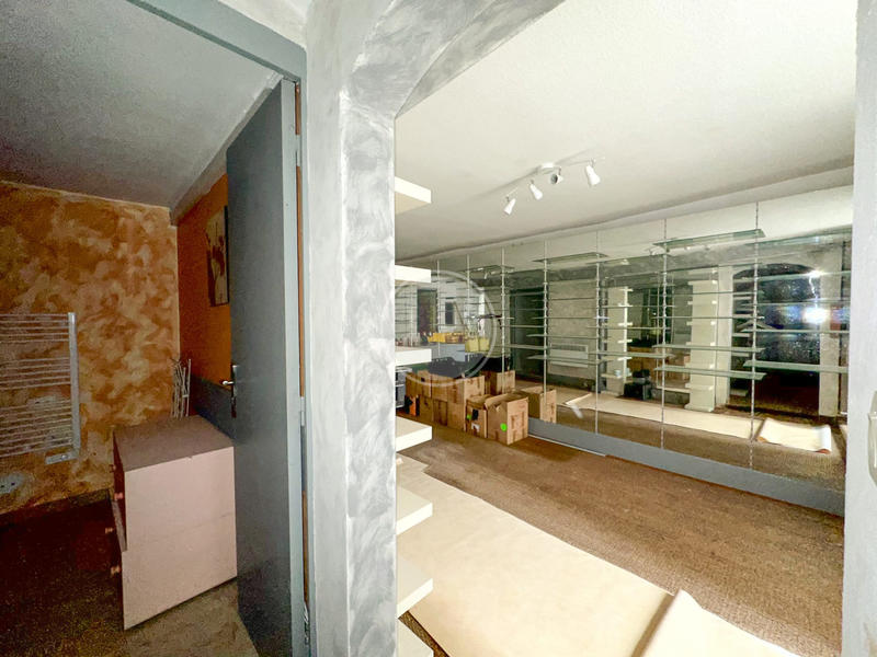 Maison - 218 m² - 9 pièces