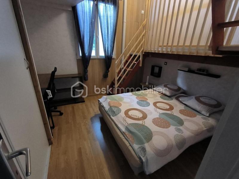 Maison - 240 m² - 10 pièces