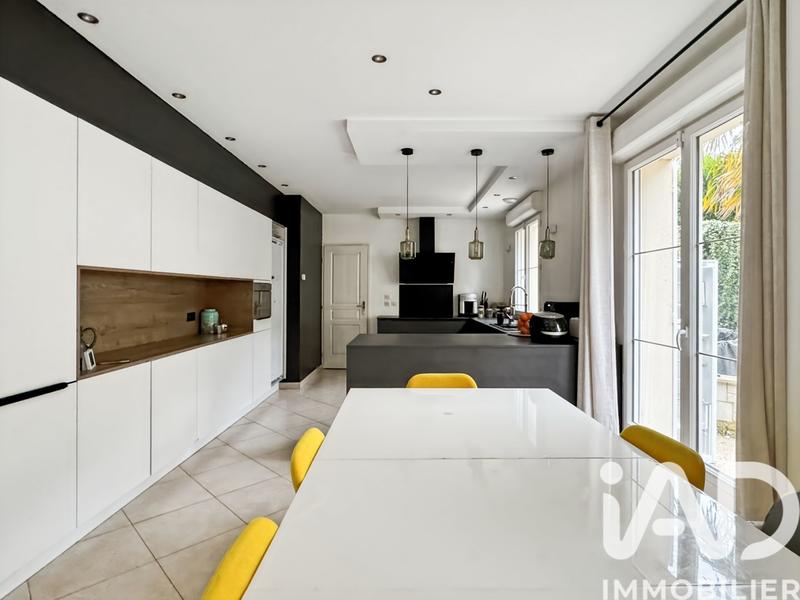 Maison - 185 m² - 7 pièces