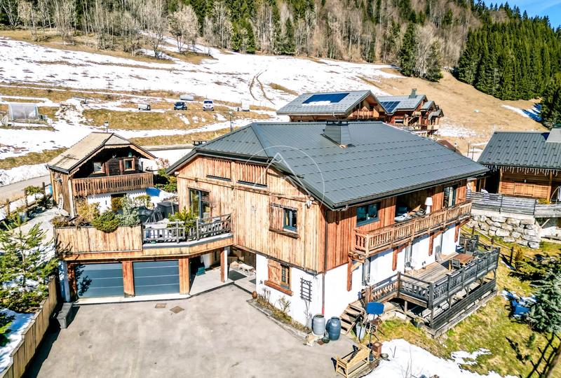 Châlet - 248 m² - 7 pièces