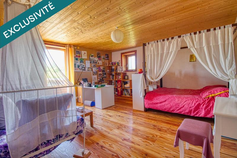 Maison - 210 m² - 5 pièces