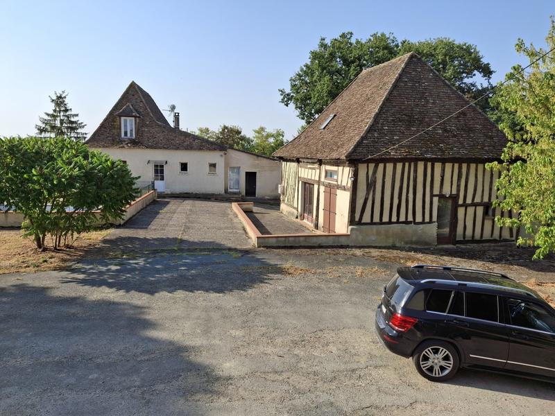 Maison ancienne - 386 m² - 18 pièces