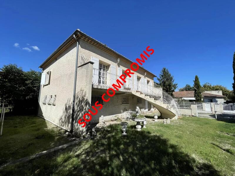 Maison - 185 m² - 7 pièces