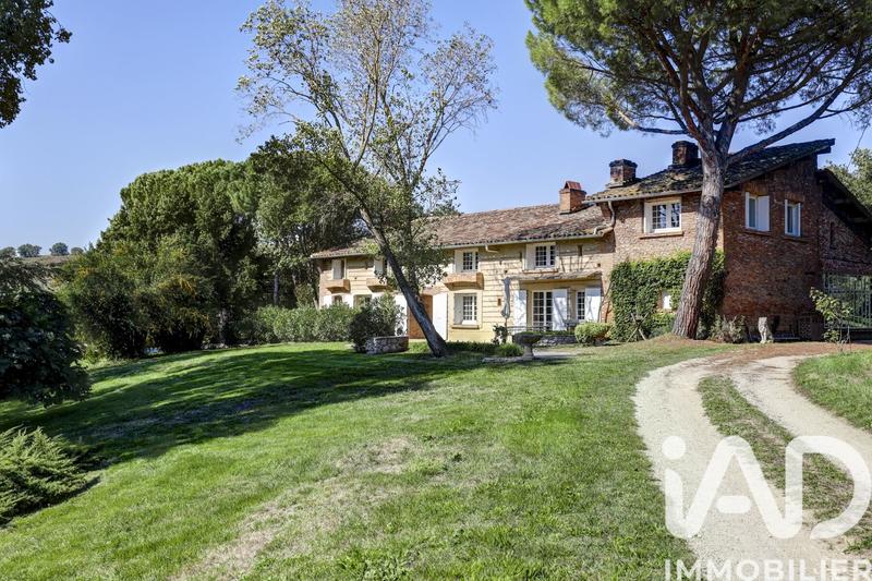 Maison - 369 m² - 11 pièces