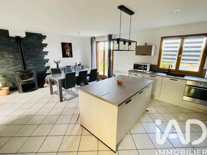 Maison - 104 m² - 6 pièces