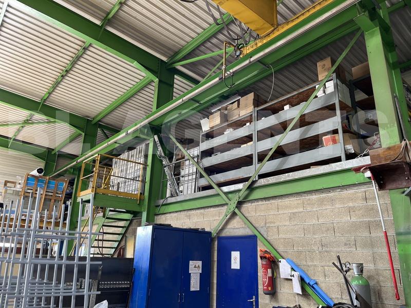 Entrepôt - 550 m² - 5 pièces