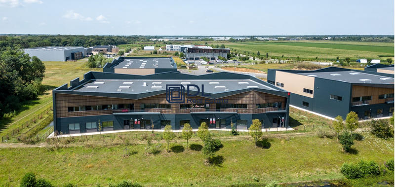 Entrepôt - 1 270 m²