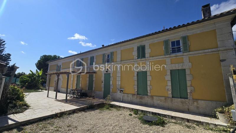 Propriété - 400 m² - 16 pièces