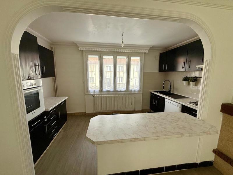 Maison - 90 m² - 6 pièces