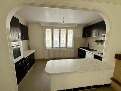 Maison - 90 m² - 6 pièces