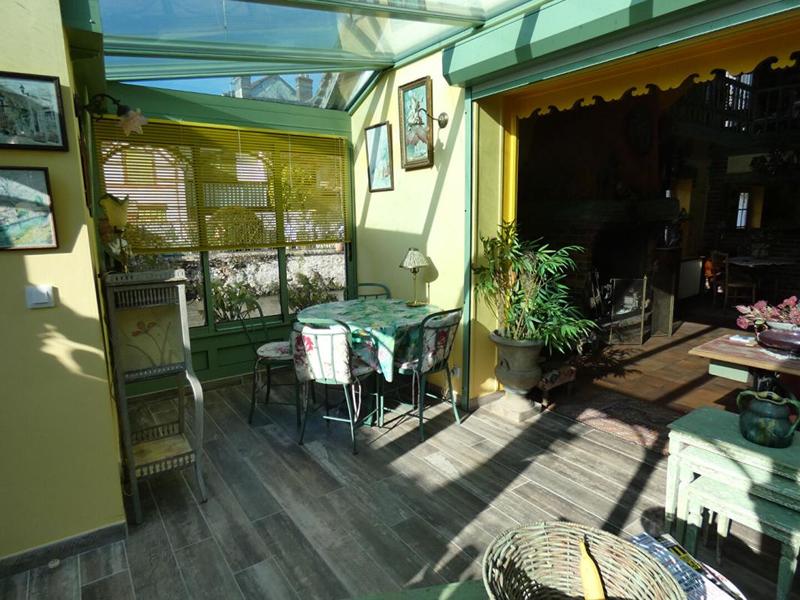 Maison - 220 m² - 7 pièces