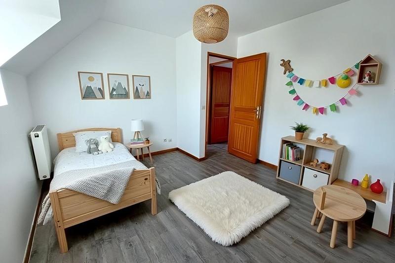 Maison - 92 m² - 6 pièces