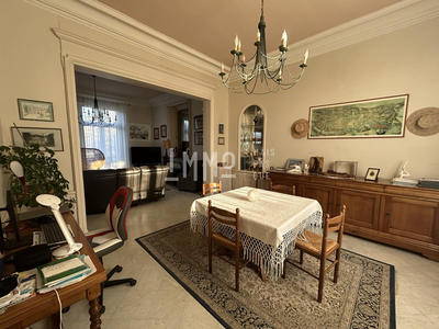 Maison - 337 m² - 13 pièces