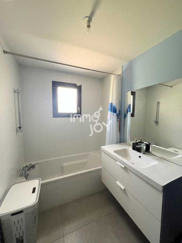 Maison - 102 m² - 4 pièces