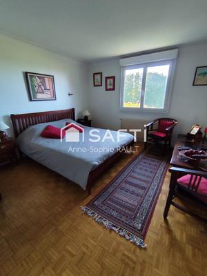 Maison - 254 m² - 9 pièces