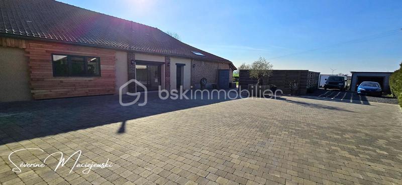 Propriété - 260 m² - 10 pièces