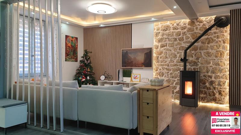 Maison - 212 m² - 8 pièces