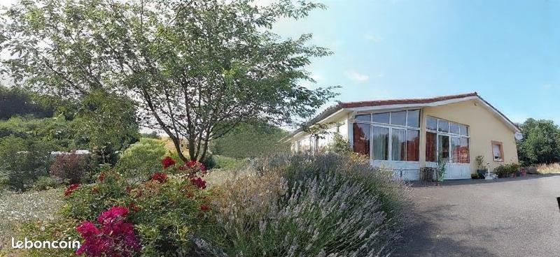 Maison - 196 m² - 3 pièces