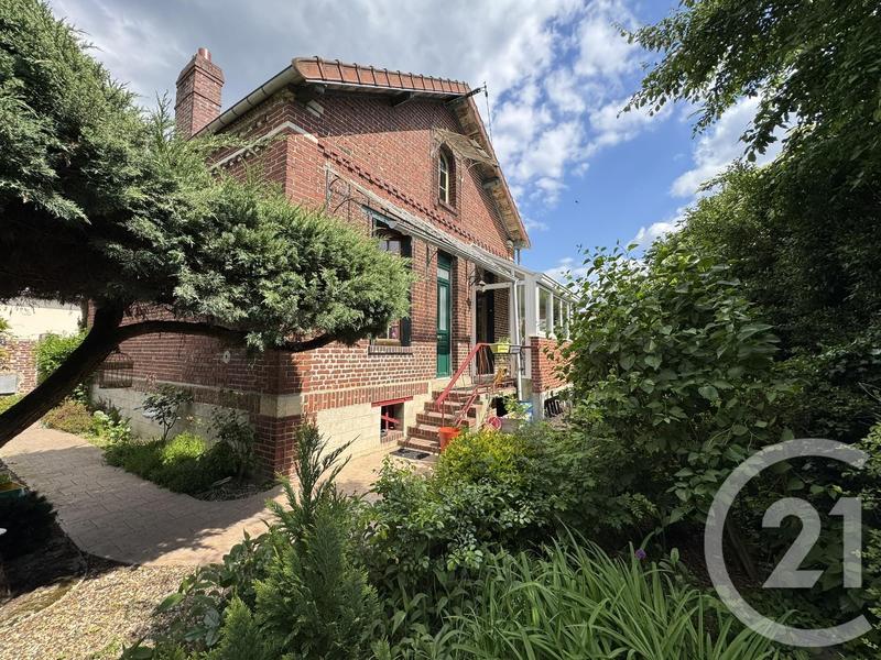 Maison - 90 m² - 5 pièces