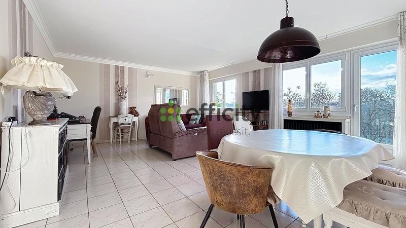 Appartement - 82 m² - 4 pièces