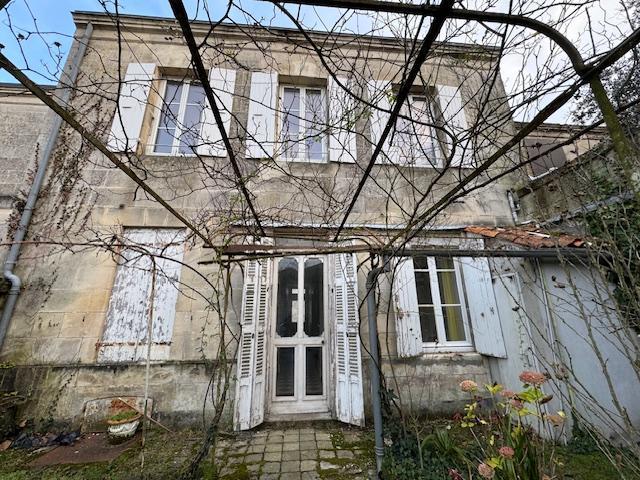 Maison ancienne - 129 m² - 8 pièces