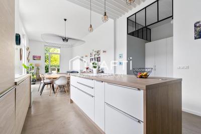 Appartement - 100 m² - 5 pièces