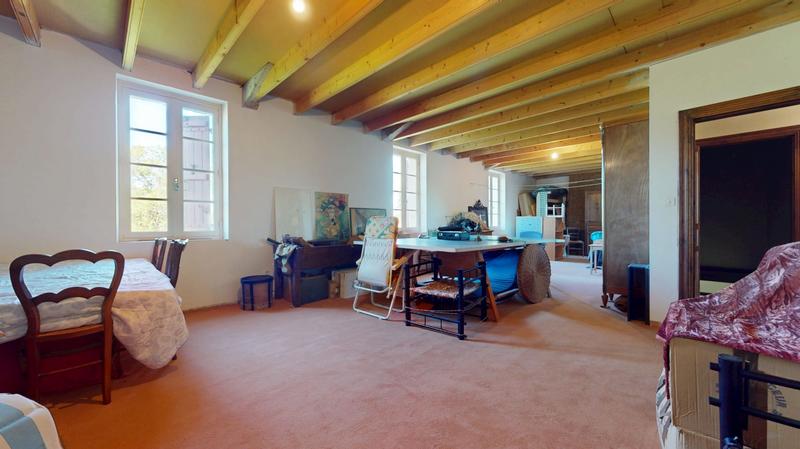 Maison traditionnelle - 280 m² - 8 pièces