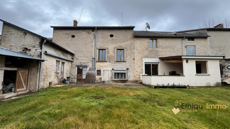 Maison - 500 m² - 6 pièces