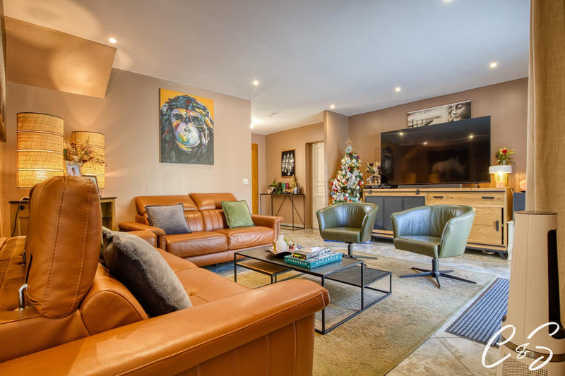 Maison - 163 m² - 6 pièces