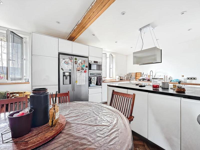 Maison - 220 m² - 4 pièces