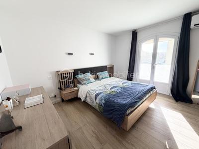 Maison - 210 m² - 8 pièces