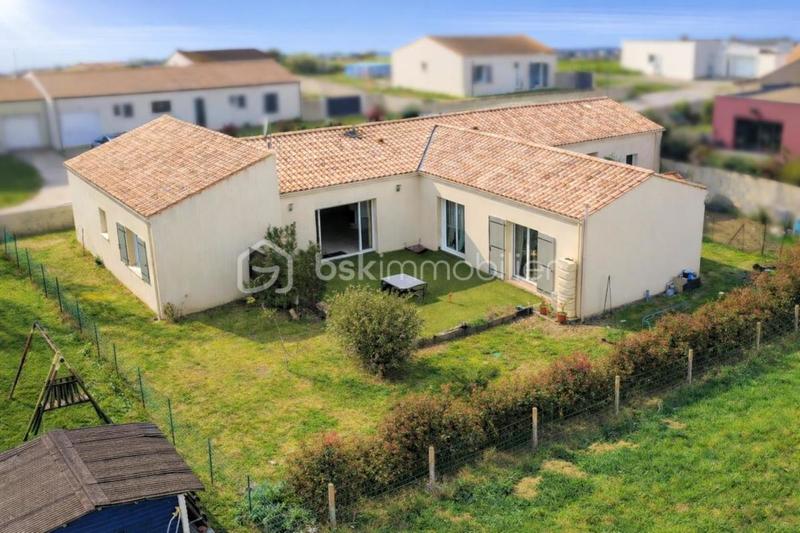 Maison traditionnelle - 141 m² - 4 pièces