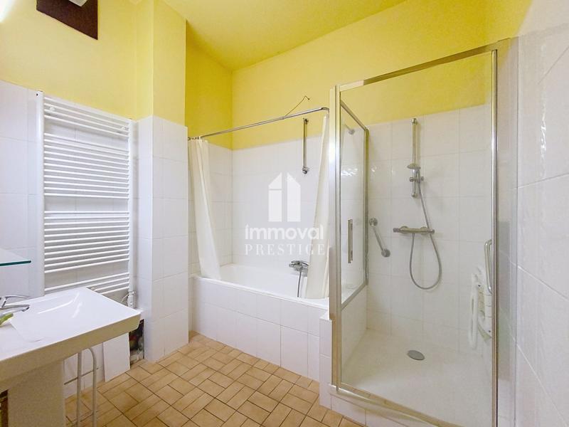 Appartement - 182 m² - 6 pièces