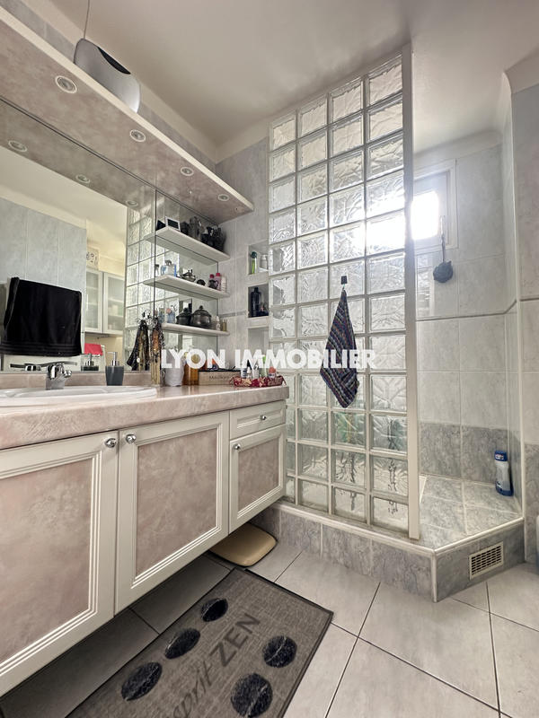 Appartement - 79 m² - 4 pièces