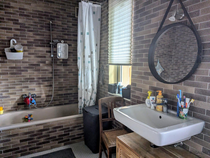 Maison - 170 m² - 9 pièces